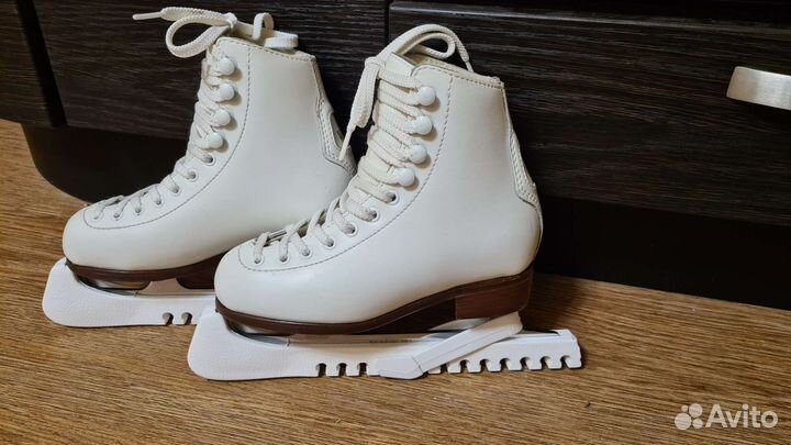 Фигурные коньки Wifa 29L