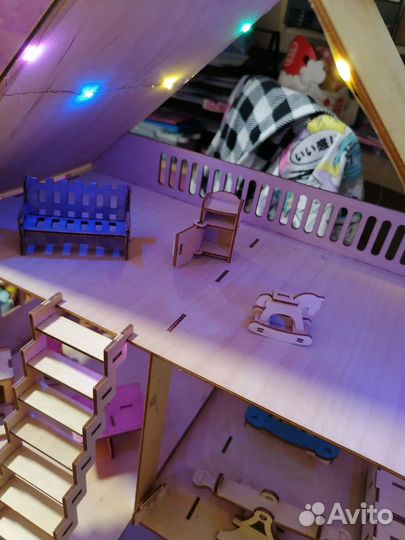 Кукольный домик с мебелью деревянный