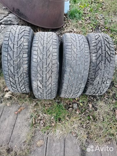 Kormoran Stud 2 215/55 R16 97T