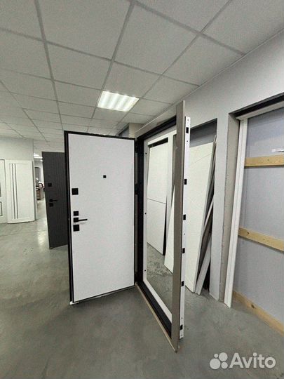 Дверь входная кованная