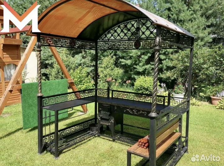 Мангал с крышей