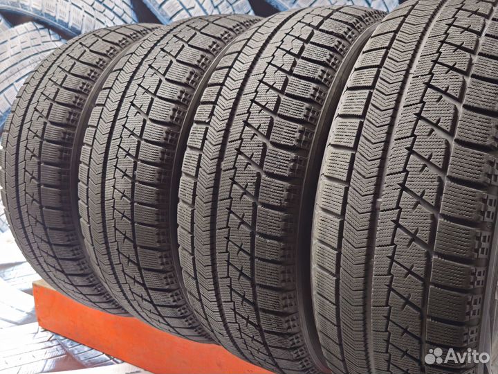 Bridgestone Blizzak VRX 215/55 R17