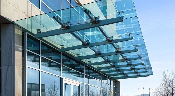 Козырек над крыльцом