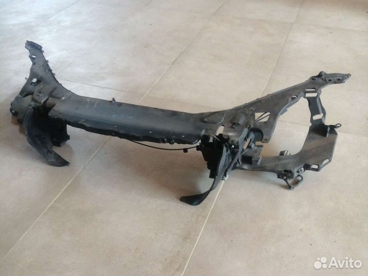 Передний панель на Volvo S 60 2