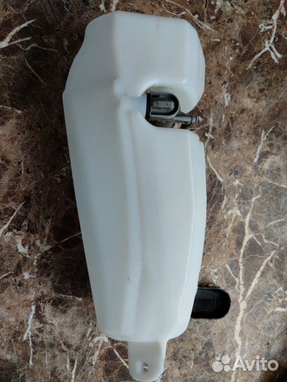 Бачок омывателя Рено Логан1