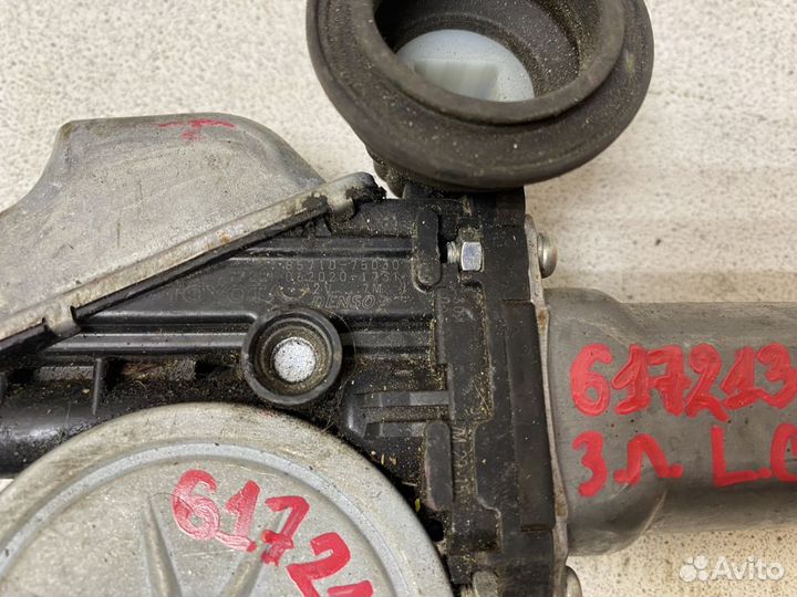 Моторчик заднего левого стеклоподъемника