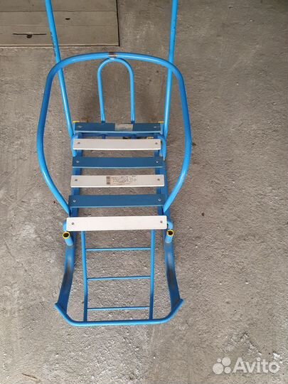 Продаются санки с ручкой и колесиками