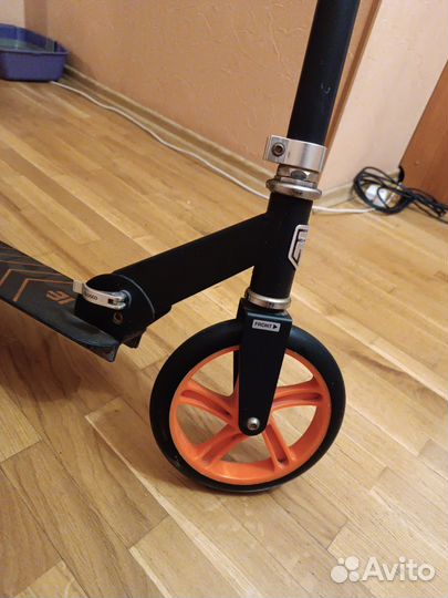 Самокат подрастковый двухколесный новый