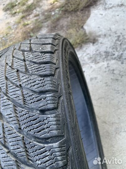 Nokian Tyres Hakkapeliitta R2 245/40 R19