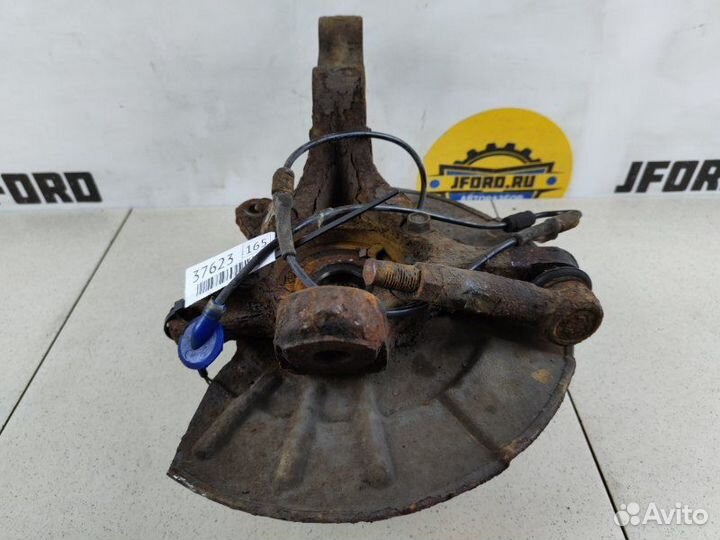 Кулак поворотный передний правый Suzuki Grand