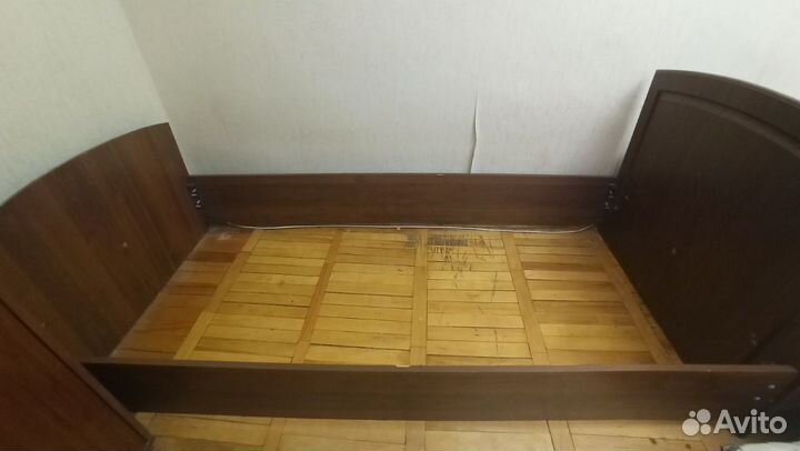 Кровать односпальная бу