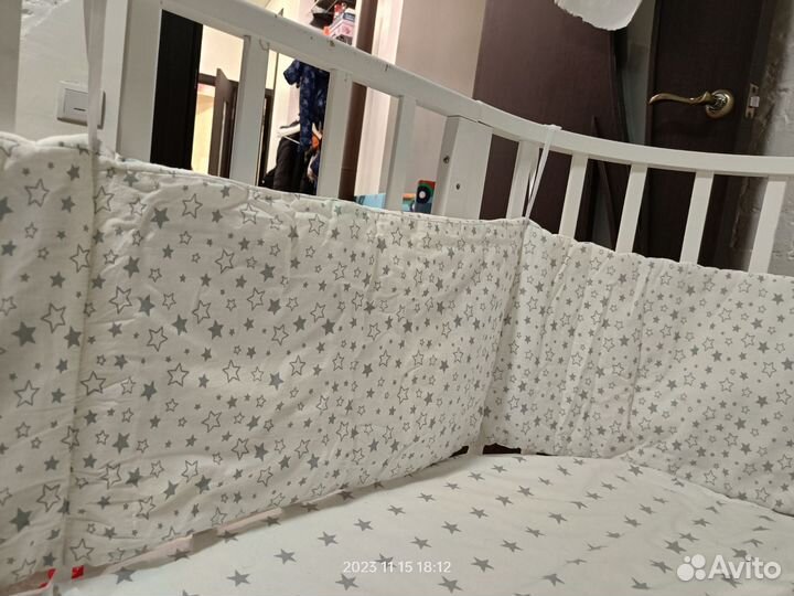 Бортик на кроватку