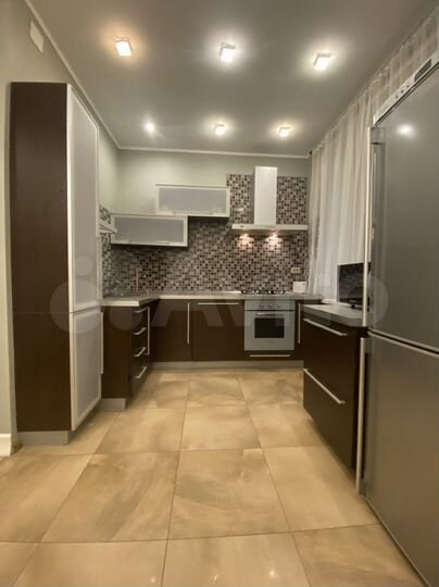 3-к. квартира, 100 м², 1/5 эт.