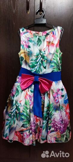 Нарядное платье 5-7лет