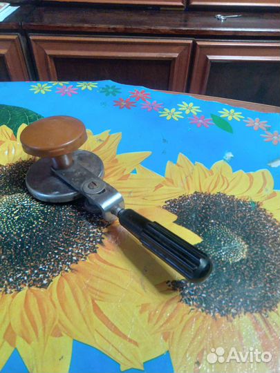 Закаточная машинка для банок