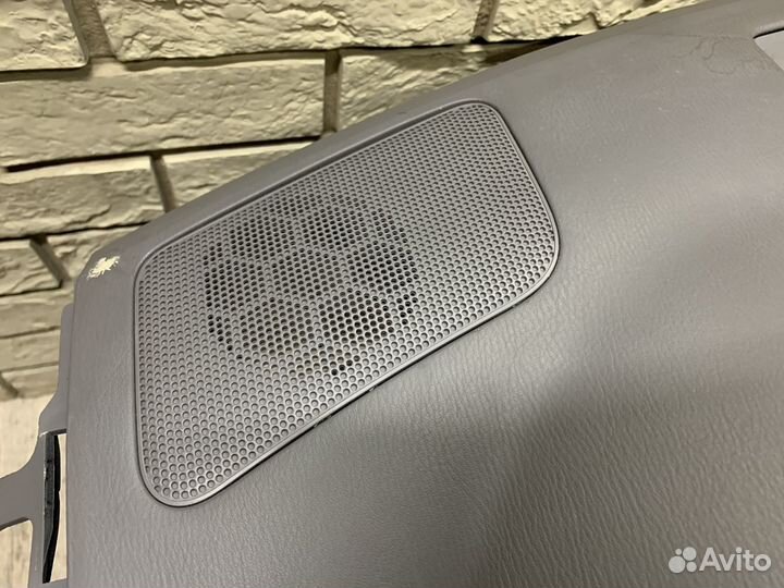 Infiniti QX56/QX80 Торпедо