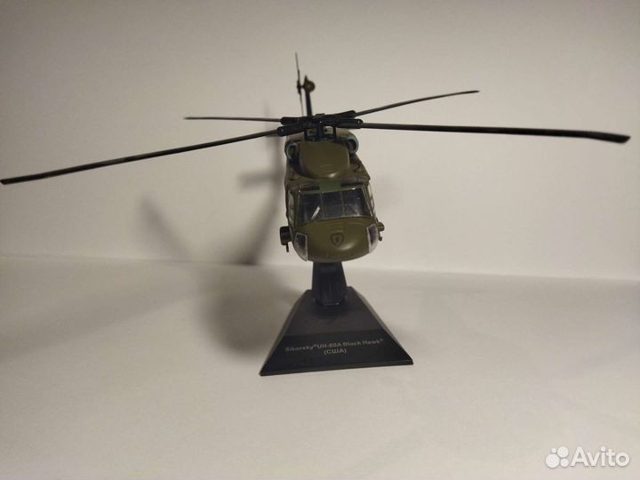 Коллекционная модель вертолёта Чёрный Ястреб UH-60