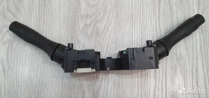 Блок подрулевых переключателей Nissan Note e12