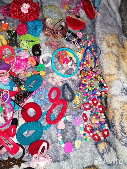 Резинки, бусы, браслеты для девочек