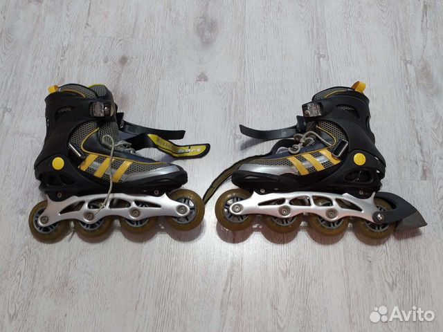 Роликовые коньки