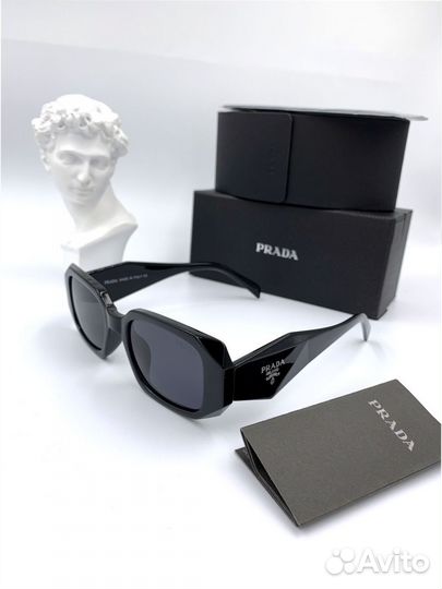 Солнцезащитные очки Prada черные (820)