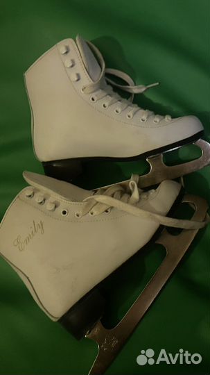 Коньки на девочку