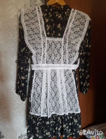 Белый школьный фартук