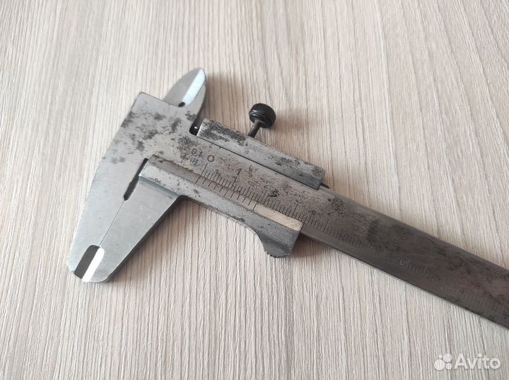 Штангенциркуль 200мм. твердосплав. (комплект)