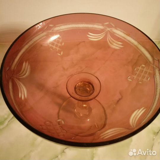 Ваза винтаж цветное рубиновое стекло