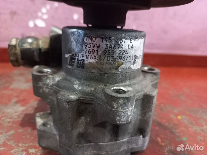 Насос гура Фольксваген Шаран 1.9 TDI до 2000 г