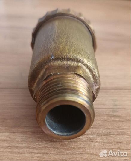 Воздушный клапан (воздухоотводчик)