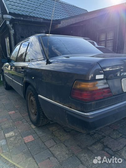 Mercedes-Benz W124 2.3 AT, 1991, 300 000 км