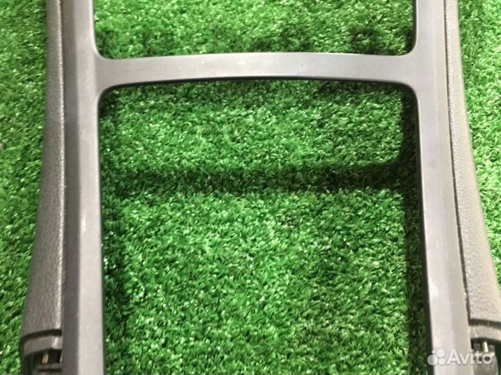 Консоль между сидений Mercedes-Benz B-Class W246