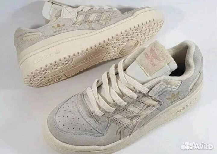 Кроссовки adidas women