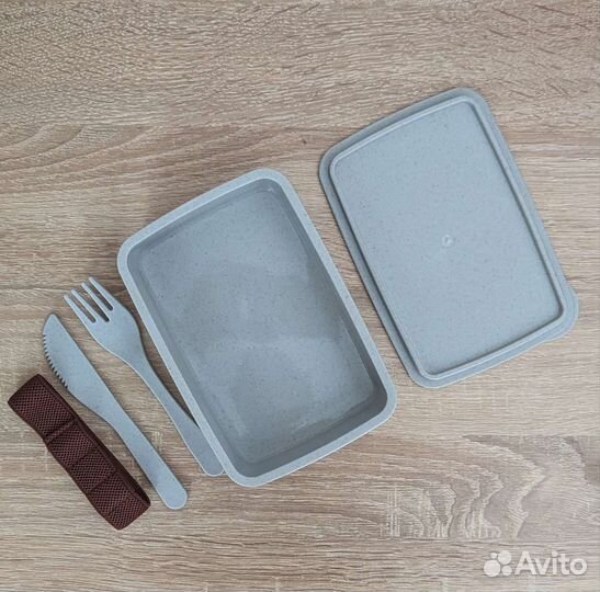 Ланчбокс с приборами