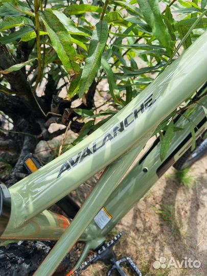 Горный велосипед gt avalanche elite 2021