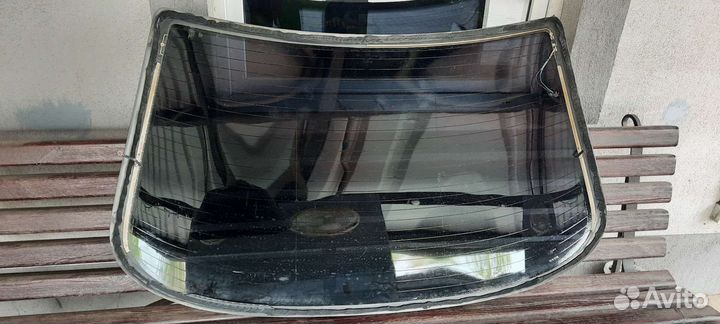 Заднее стекло mercedes w210