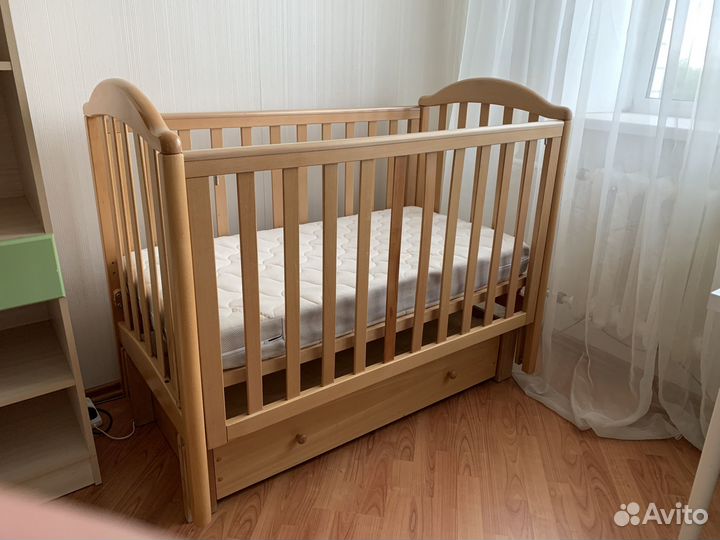 Детская кроватка 