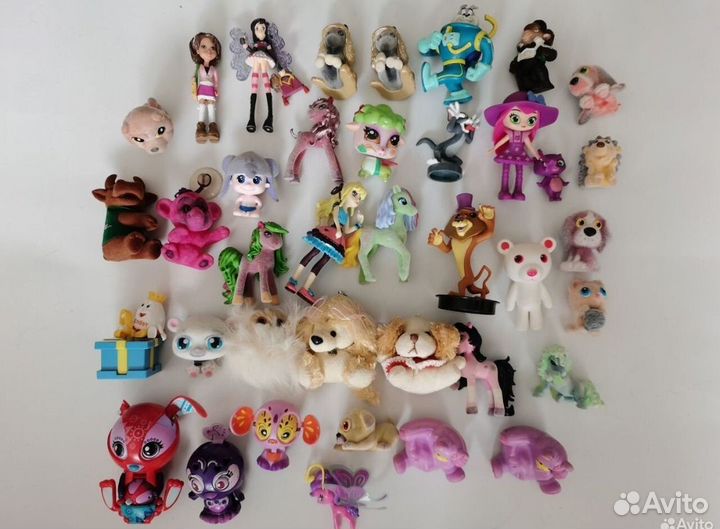 Много игрушек из киндера все