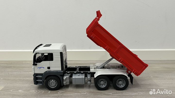 Грузовик Man Bruder TGS