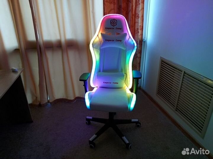Игровое кресло белый и подсветка до 125 кг