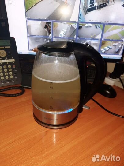 Чайник электрический polaris pwk 1755(2200вт.б.у )