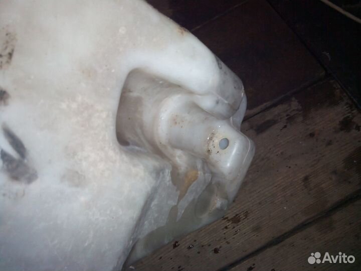 Бачок омывателя стекла VW Passat B3/B4