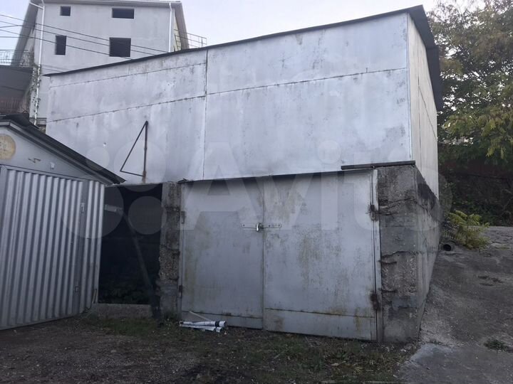 Гараж, > 30 м²