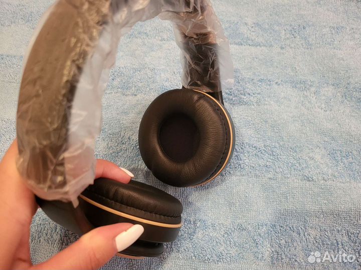 Беспроводные наушники новые