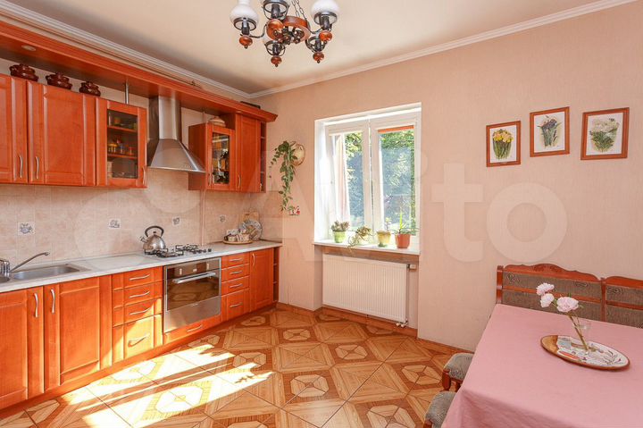 4-к. квартира, 158 м², 3/4 эт.