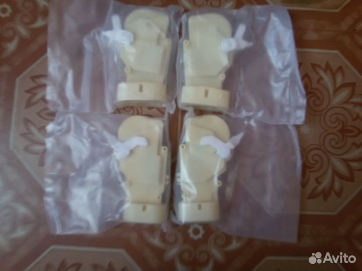 Активатор замка дверей Toyota Harrier