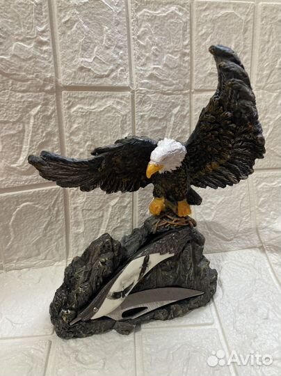 Нож сувенирный на подставке 