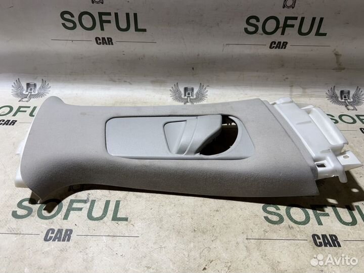 Обшивка центральной стойки салона правая Lexus