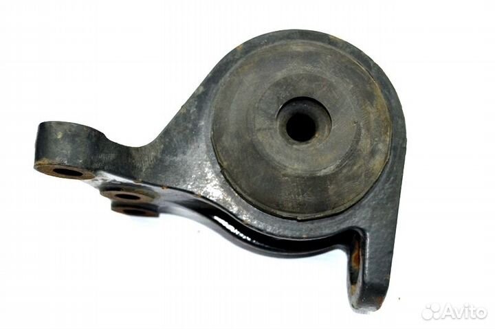 Кронштейн двигателя, передний левый renault trucks